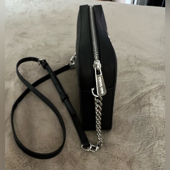 Michael Kors Black large East West Jet Set Crossbody with chain strap - Picture 7 of 9